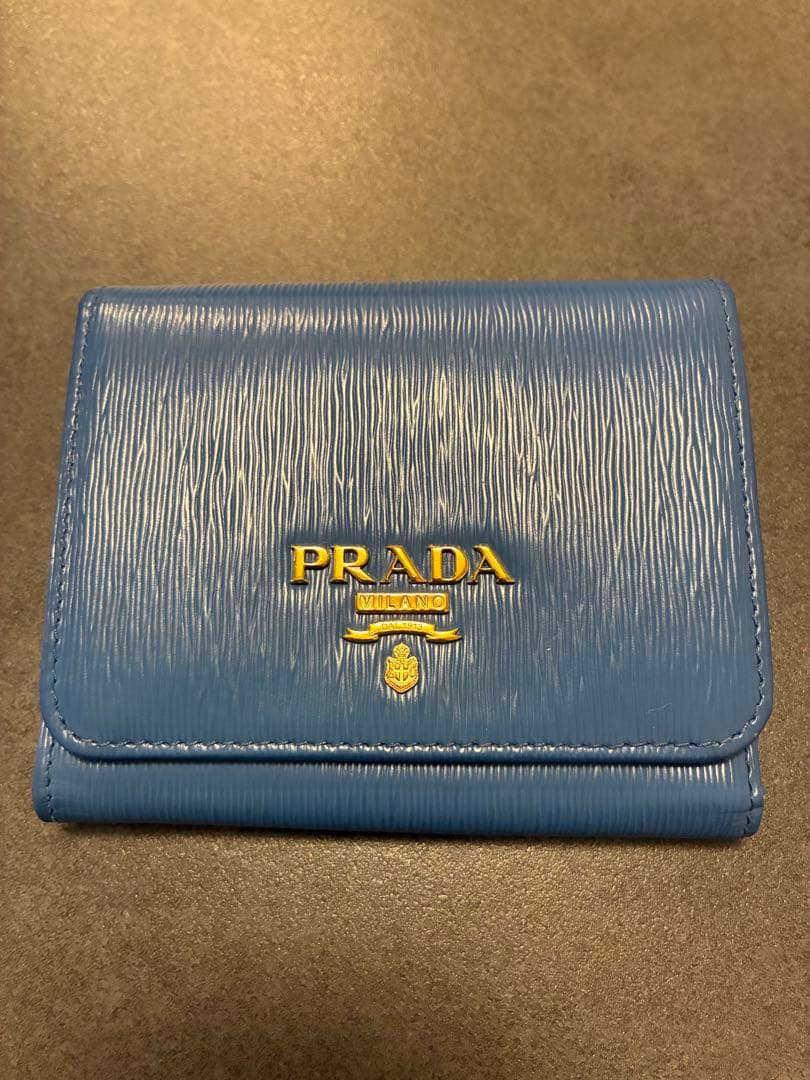 ⭐︎Egg⭐︎★PRADA 三つ折り財布