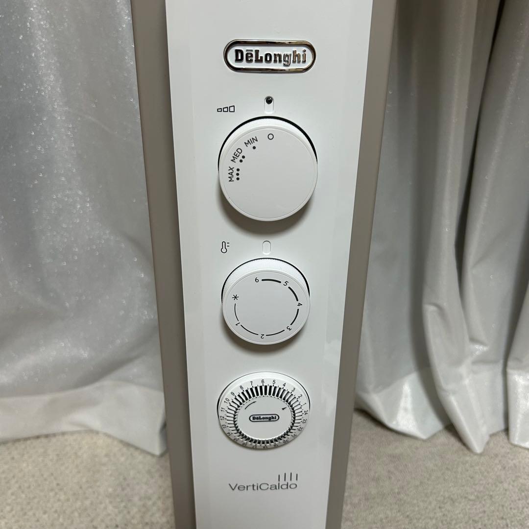 【デロンギ】 RHJ21F0812-WH オイルヒーター / カモミールホワイト