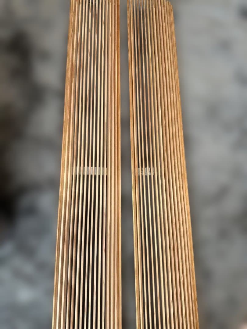 Bang & Olufsen BeoLab 8000スピーカー用の木製カバー