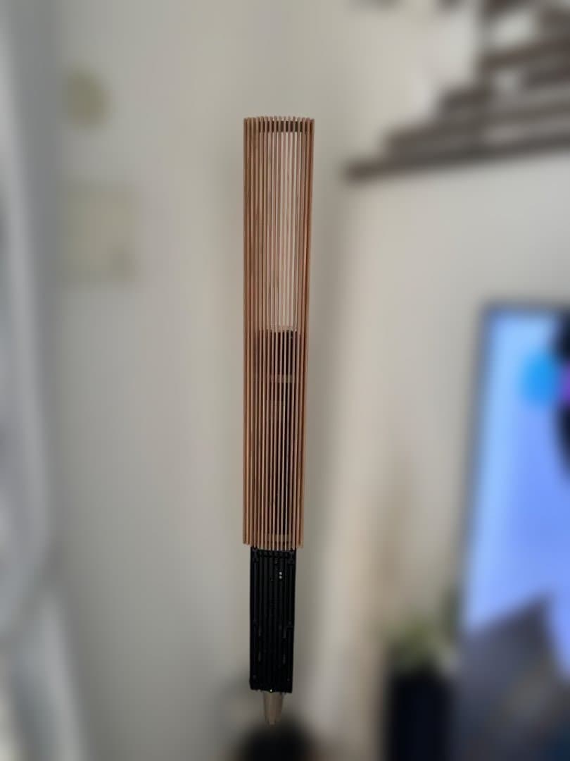 Bang & Olufsen BeoLab 8000スピーカー用の木製カバー