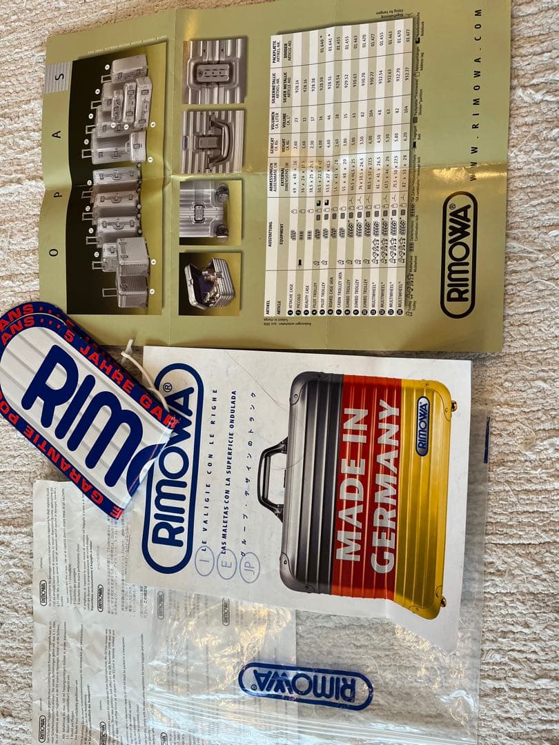 リモワ　スーツケース　機内