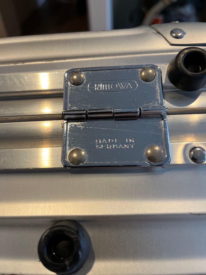 リモワ　スーツケース　機内