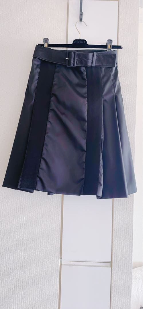 PRADA プラダブラック プリーツスカート ベルト付きサイズ40