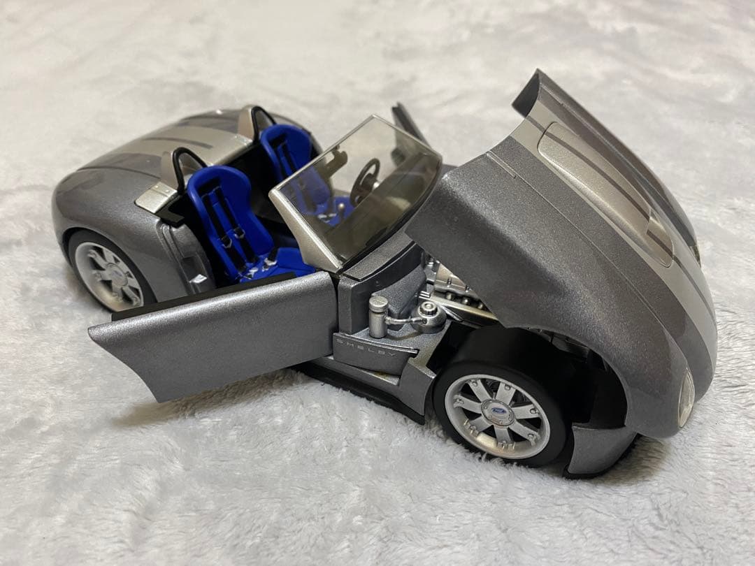 ミニカー HOTWHEELS Ford Shelby Cobra Concept 1/18