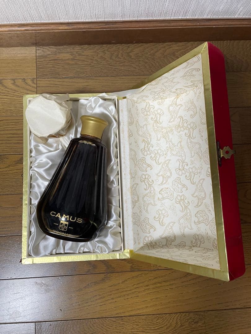 【未開栓】CAMUS(カミュ ブランデー カラフェ バカラボトル 化粧箱付)