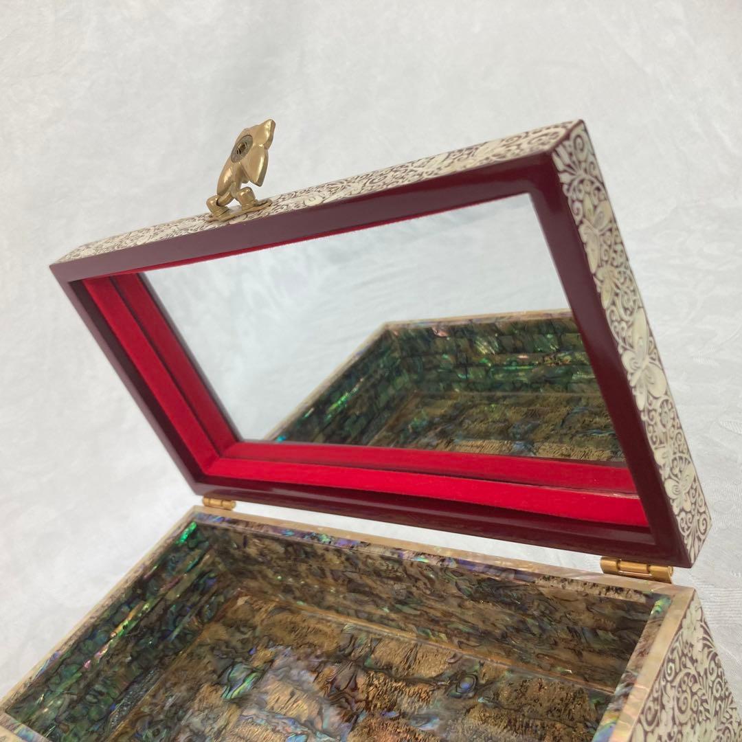 美品　伝統工芸品　螺鈿細工　蝶々　ジュエリーボックス　宝石箱　小物入れ