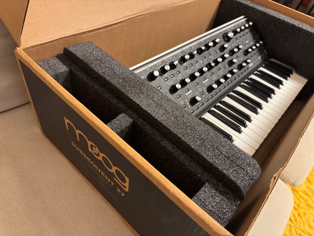 moog SUBSEQUENT37 アナログシンセサイザー
