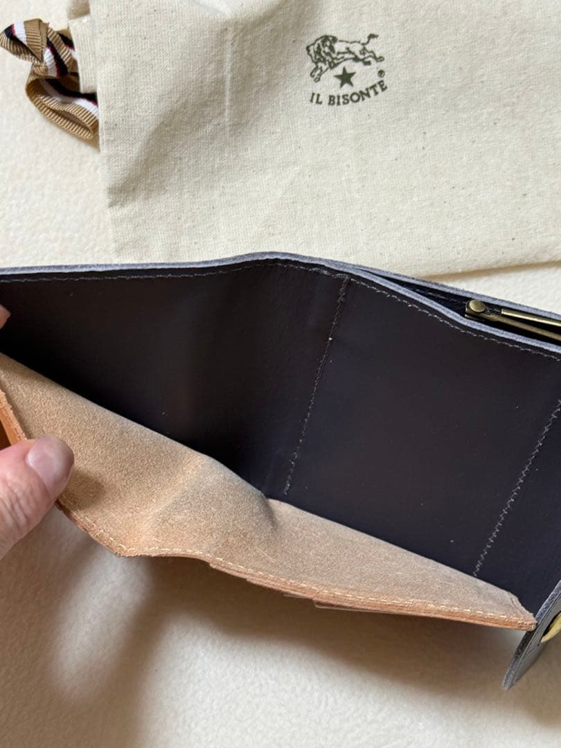 イルビゾンテ　がま口　二つ折り財布