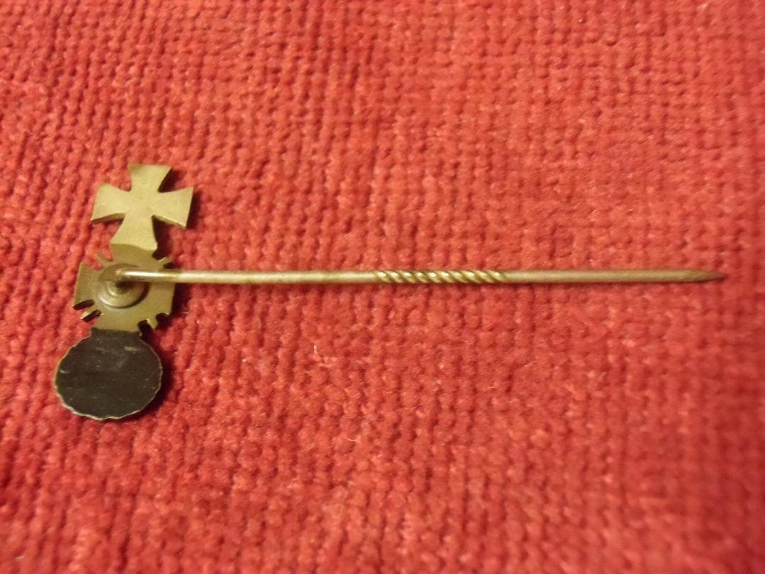 ⊞ドイツ軍の勲章/徽章＊スーツ襟用＊３連ミニチュアピン（実物）