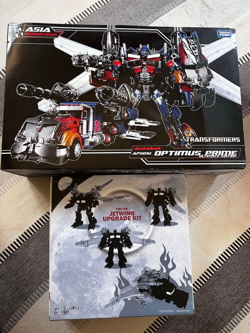 オプティマスプライム　アルティメット・エディション　&アップグレードキット