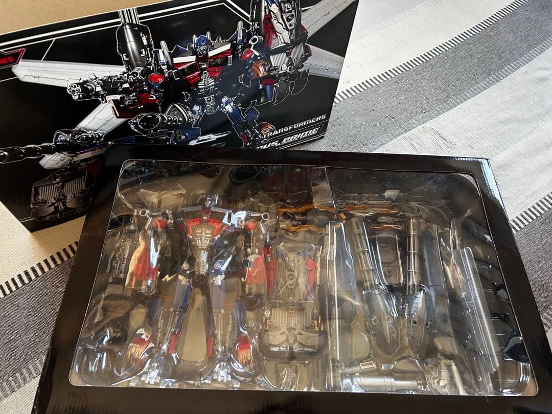 オプティマスプライム　アルティメット・エディション　&アップグレードキット