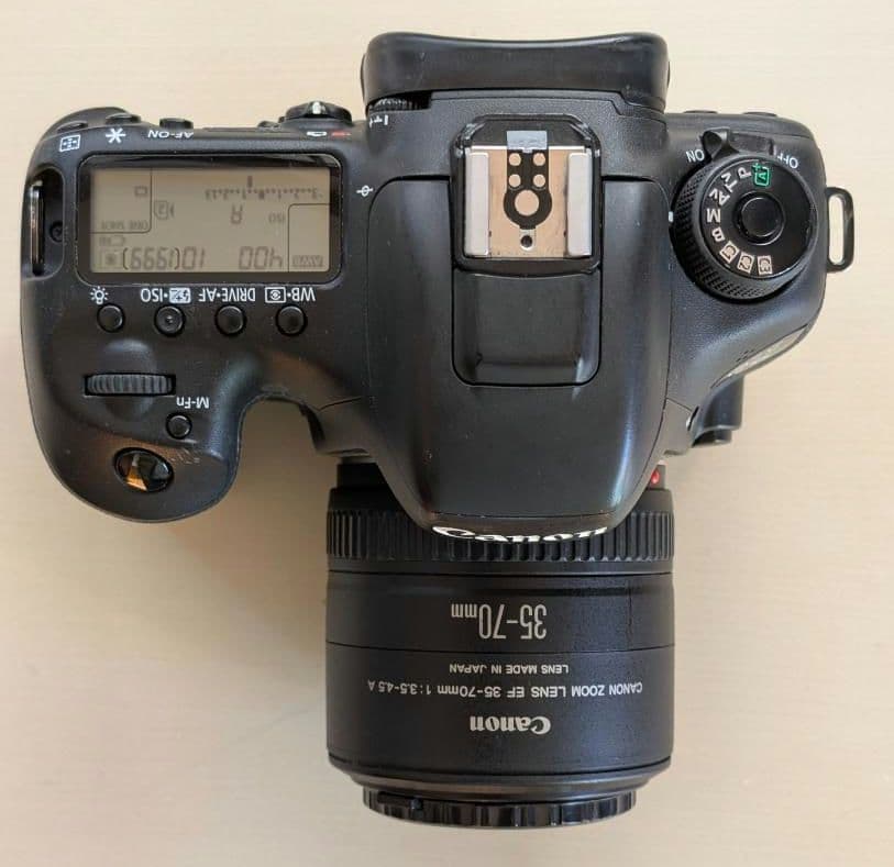 Canon EOS 7D Mark II とレンズ(35-70)