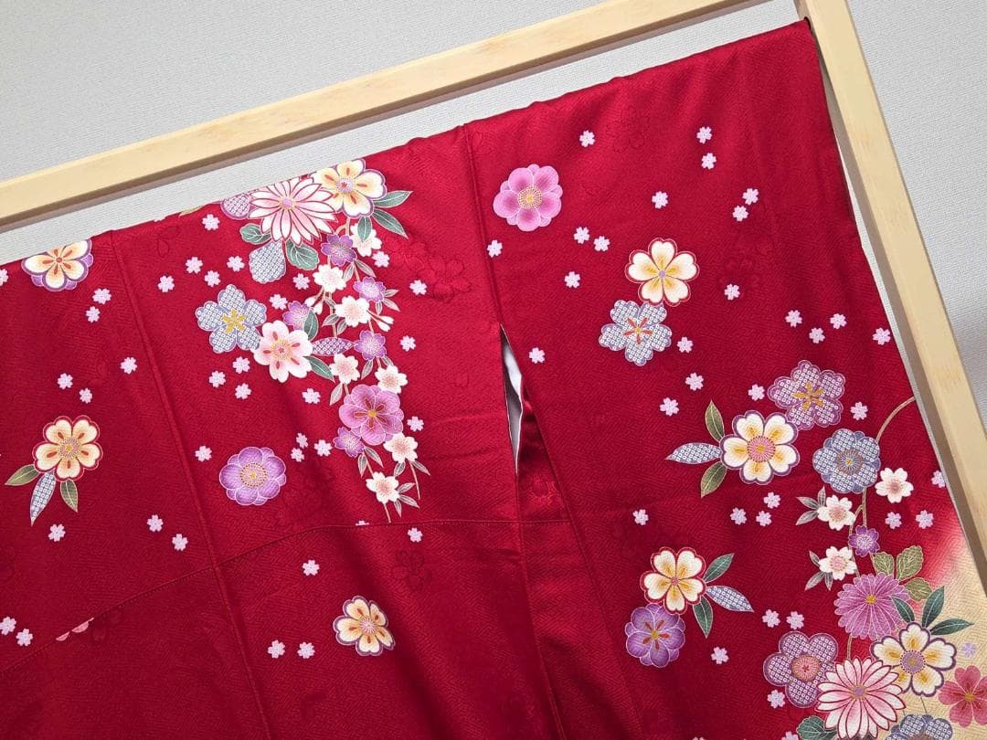 I 美品 振袖・襦袢セット かわいい花 金彩 金駒刺繍 袷 正絹 成人式 着物