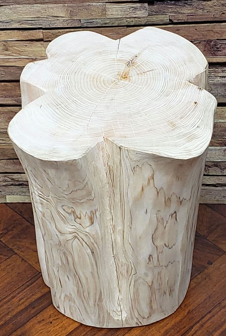 檜根元フリル丸太椅子