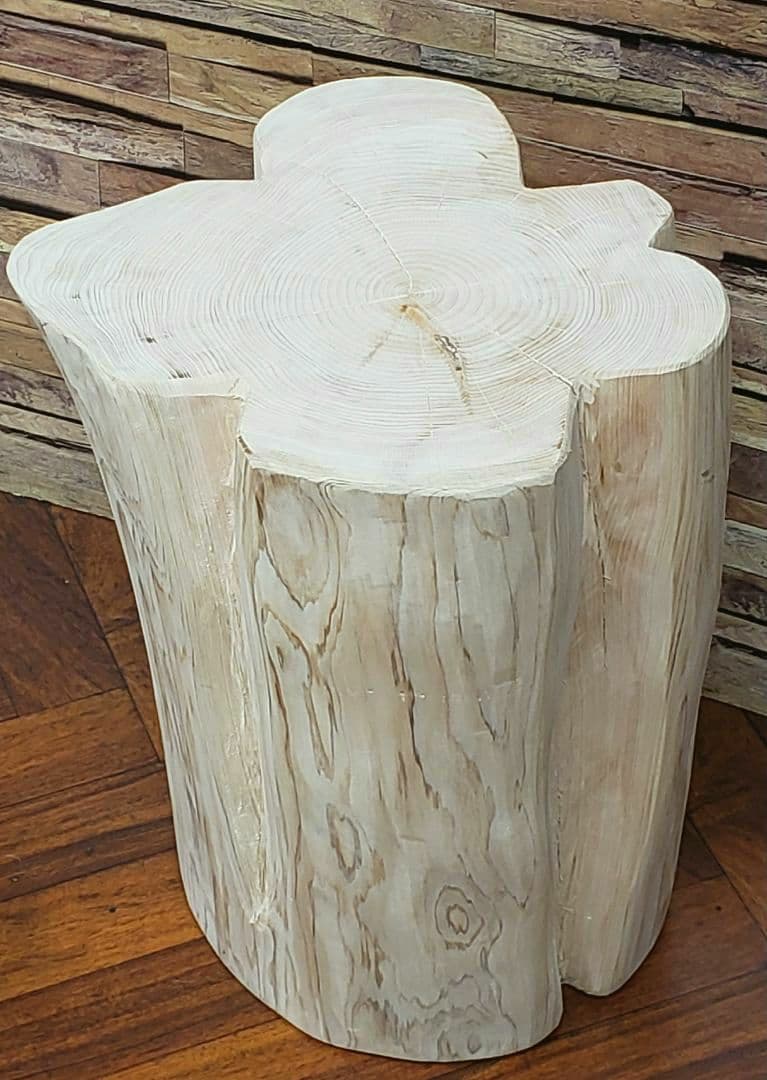 檜根元フリル丸太椅子