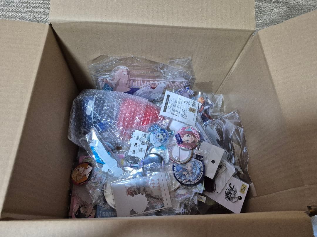 アニメグッズ まとめ売り 100サイズ 約300点
