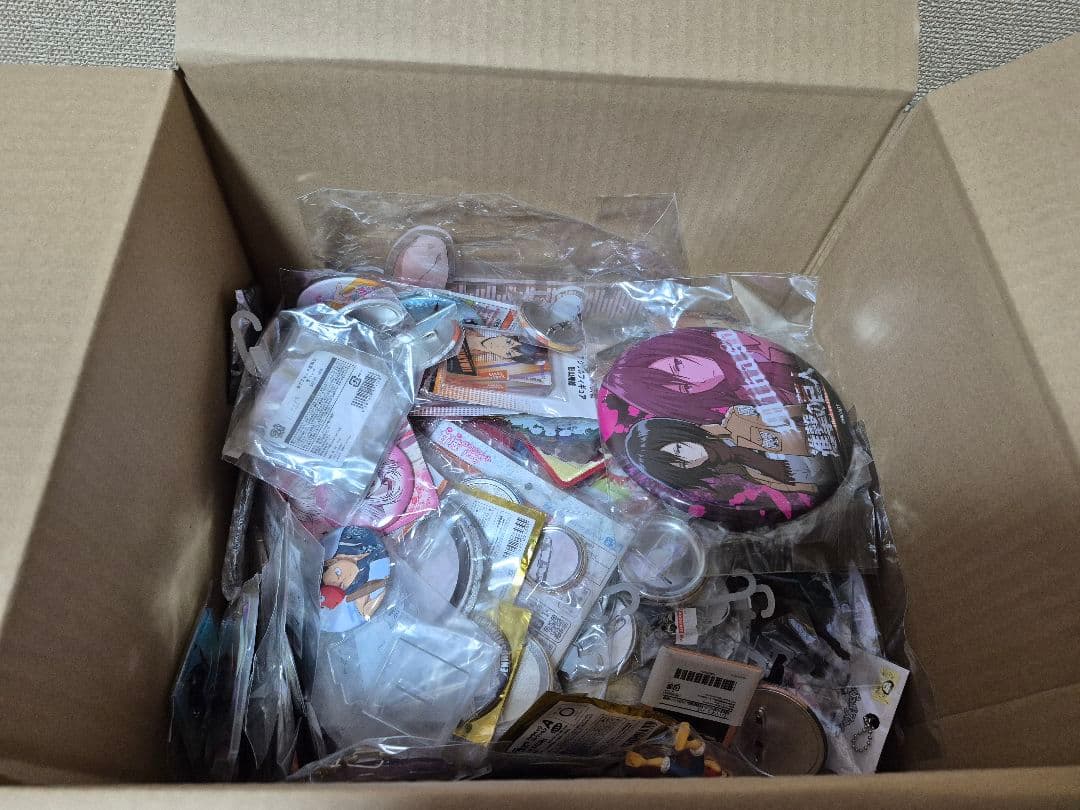 アニメグッズ まとめ売り 100サイズ 約300点