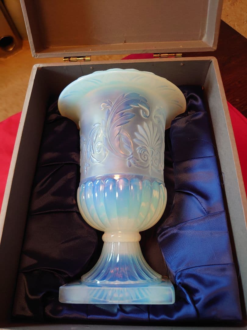 オパールセント クリスタルフラワーベース(共箱付き)