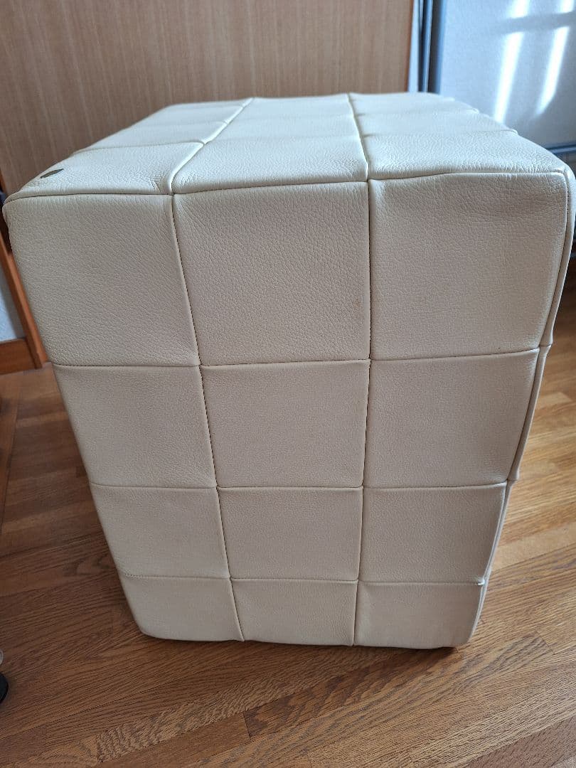 本革製　オットマン