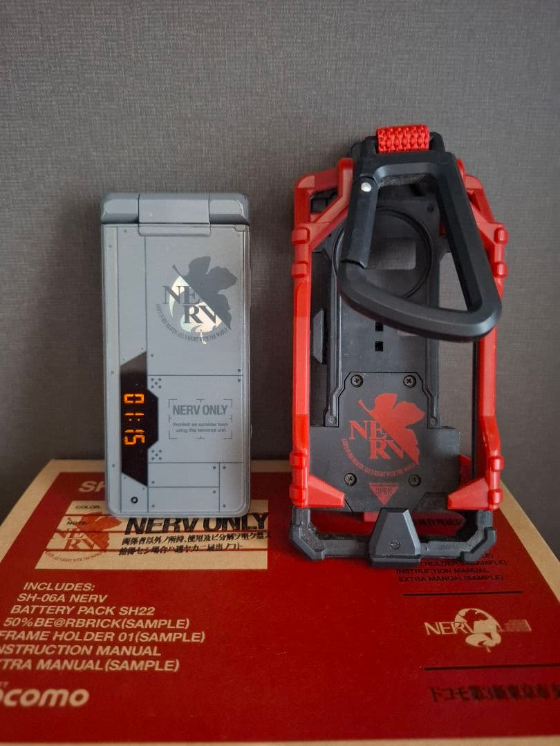エヴァンゲリオンガラケー　SH-06A　NERV　限定品