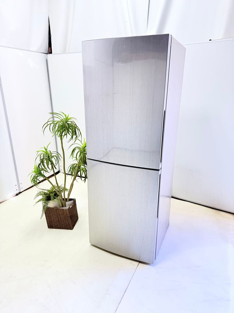 シルバー 2ドア冷蔵庫　Haier +冷凍冷咸庫+JR-NF305AR