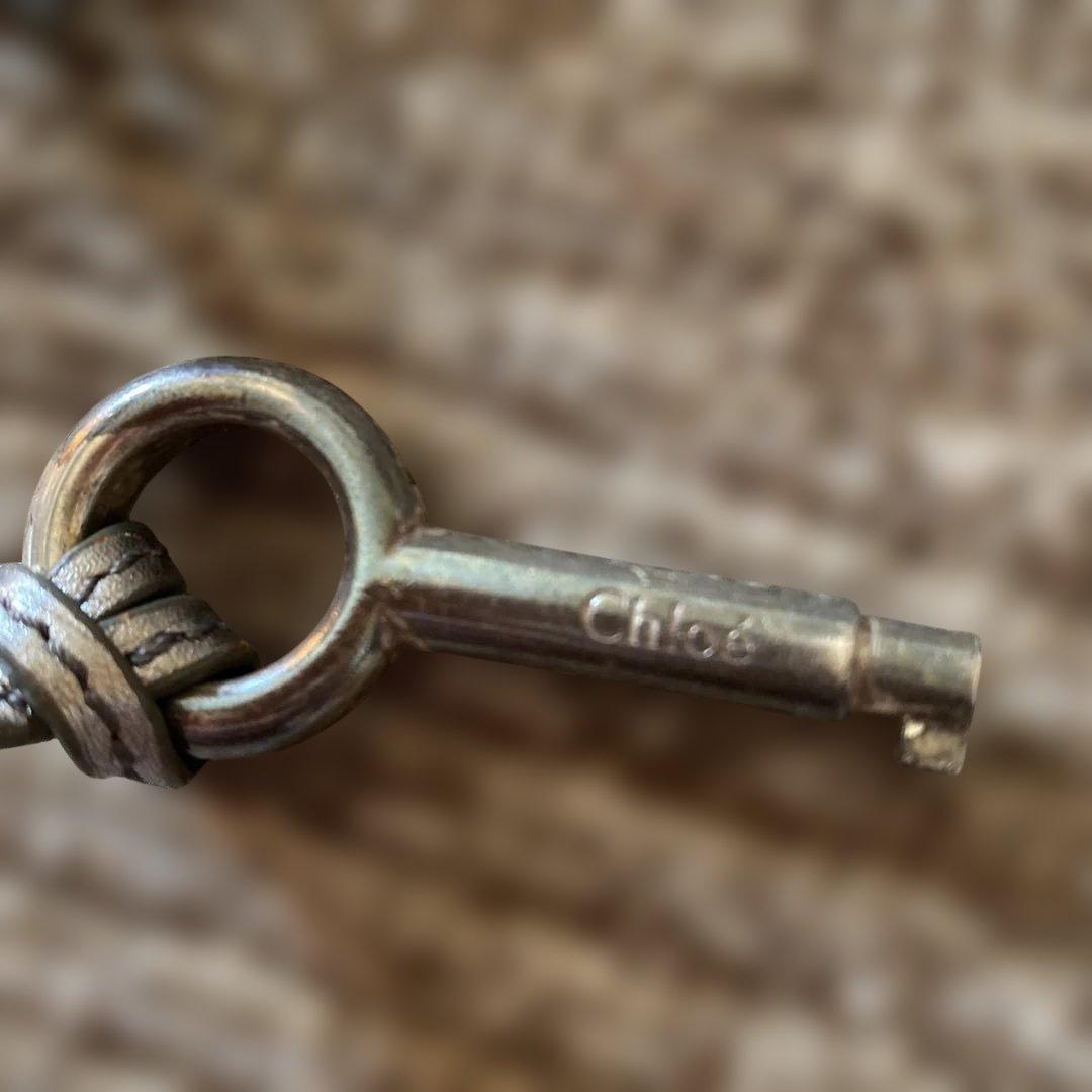 クロエ　キラキラカデナ　南京錠　バック　キーチャーム