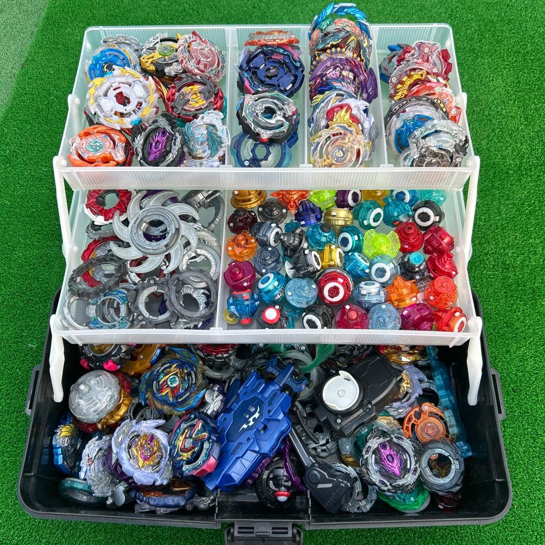 ベイブレード 多数 プラスチックケース付き