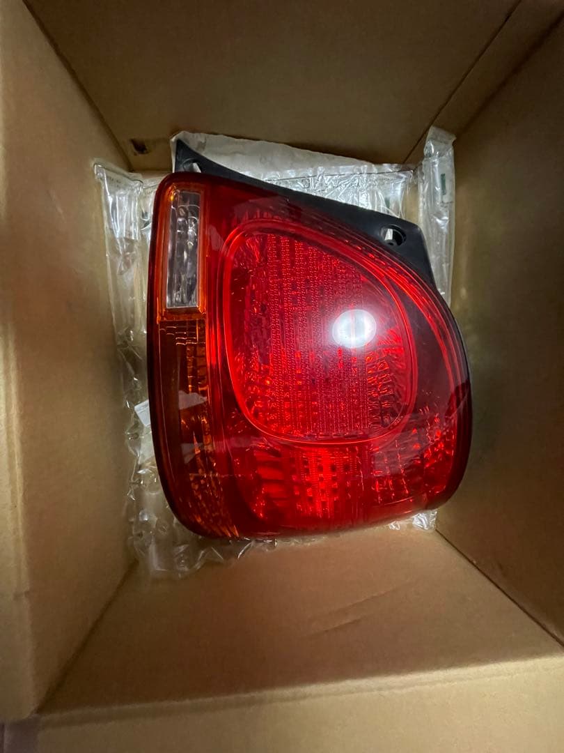 トヨタ　アリスト　16系　後期テールランプ