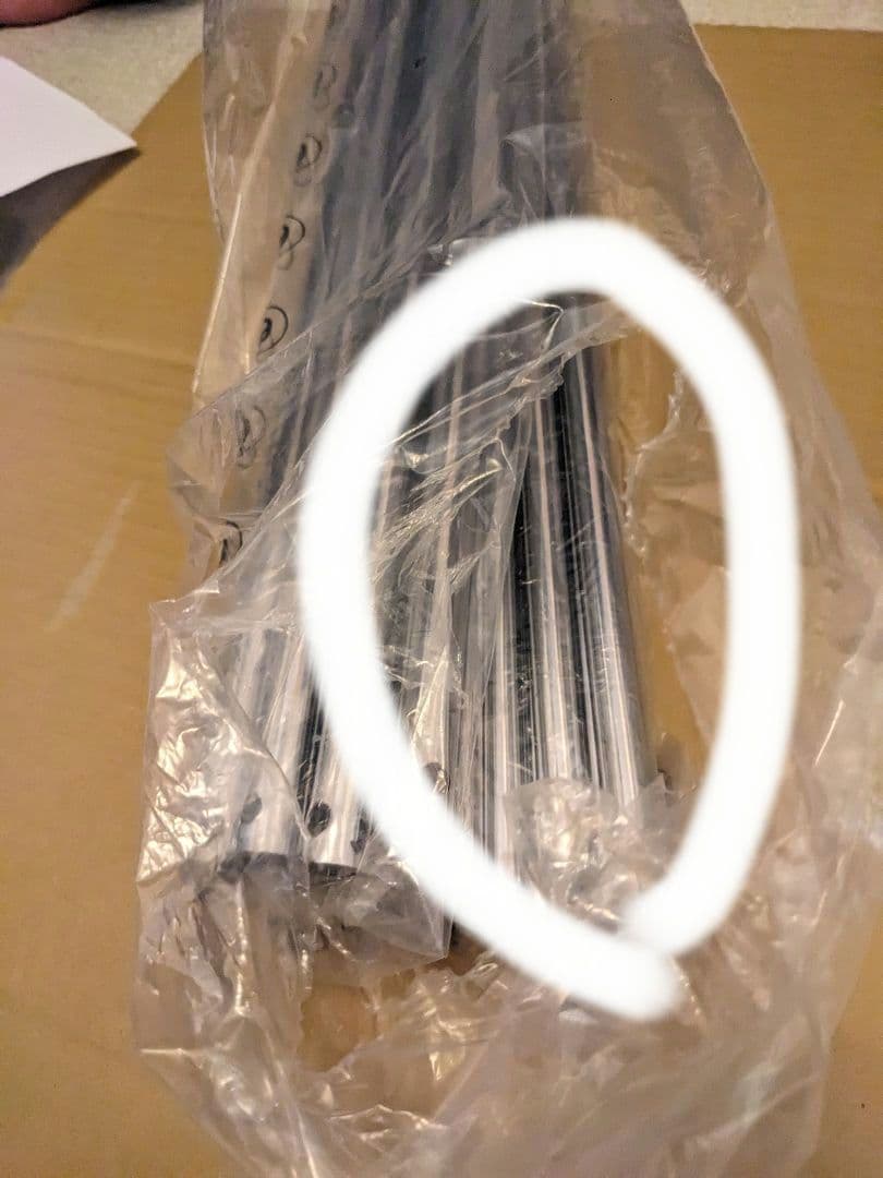 驚きのパイプ幅1.2cm すき間に収まるランドリーラック　 ディノス