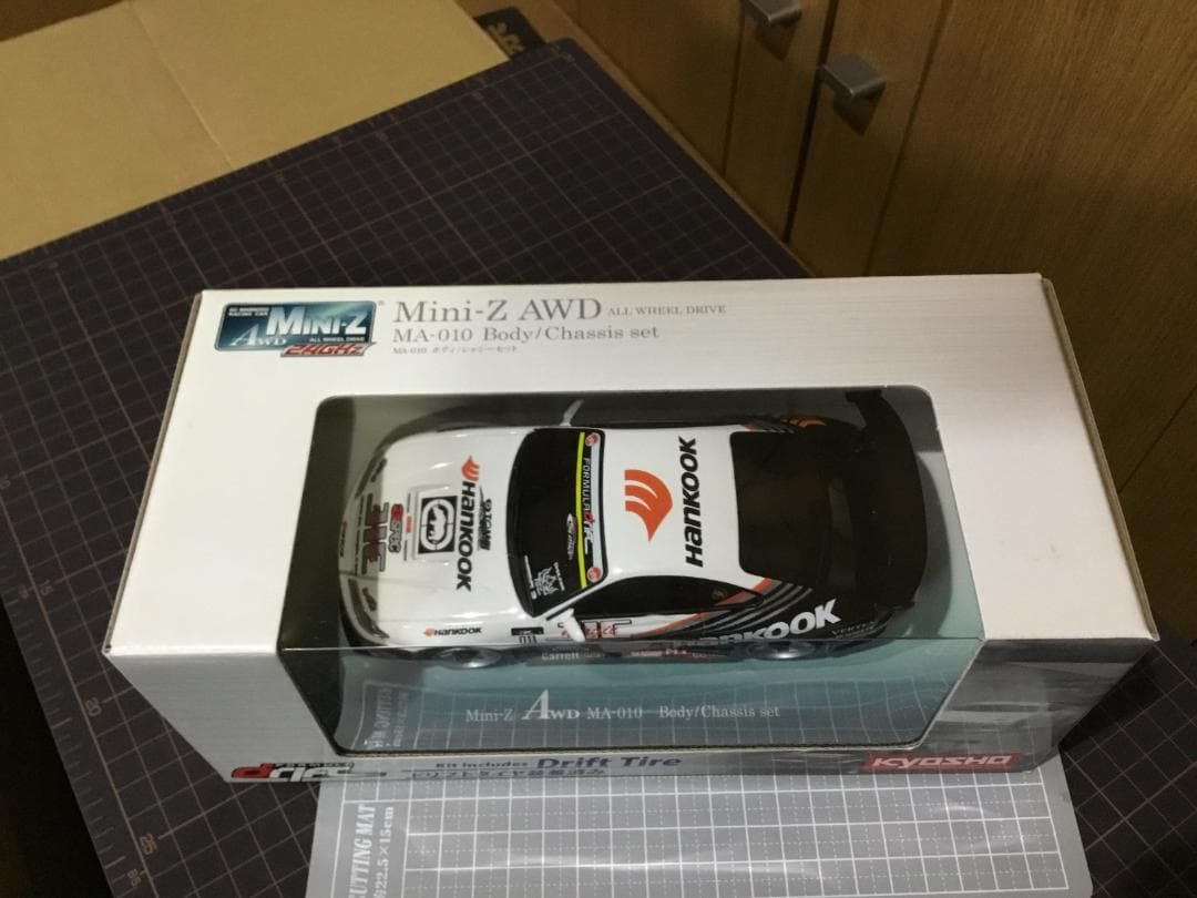 ミニッツ　 フォーミュラⅮ　Silvia　S15ボディ・シャシーセット （新品）