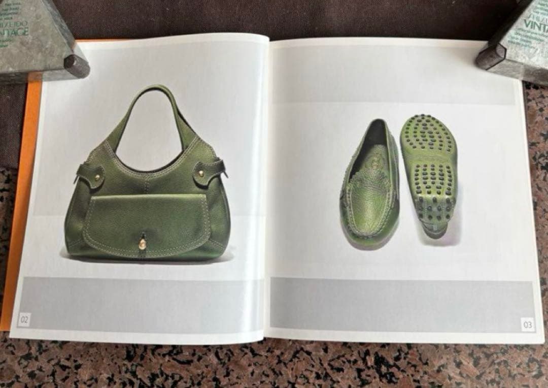 TOD'S トッズゴンミーニ　ドライビングシューズ　カタログのオマケ付き