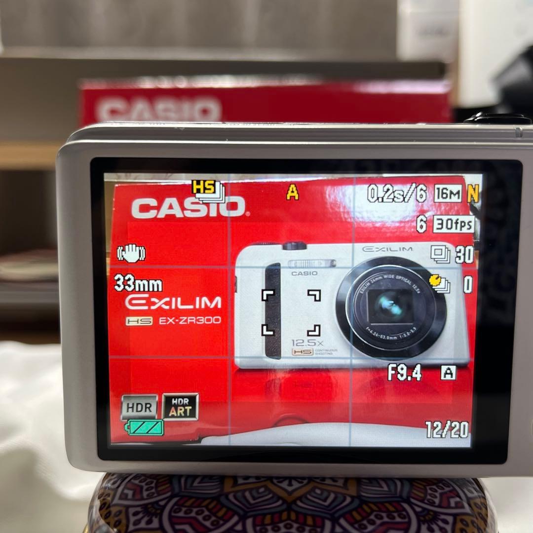 CASIO コンパクトデジタルカメラEXILIM EX-ZR300【美品】