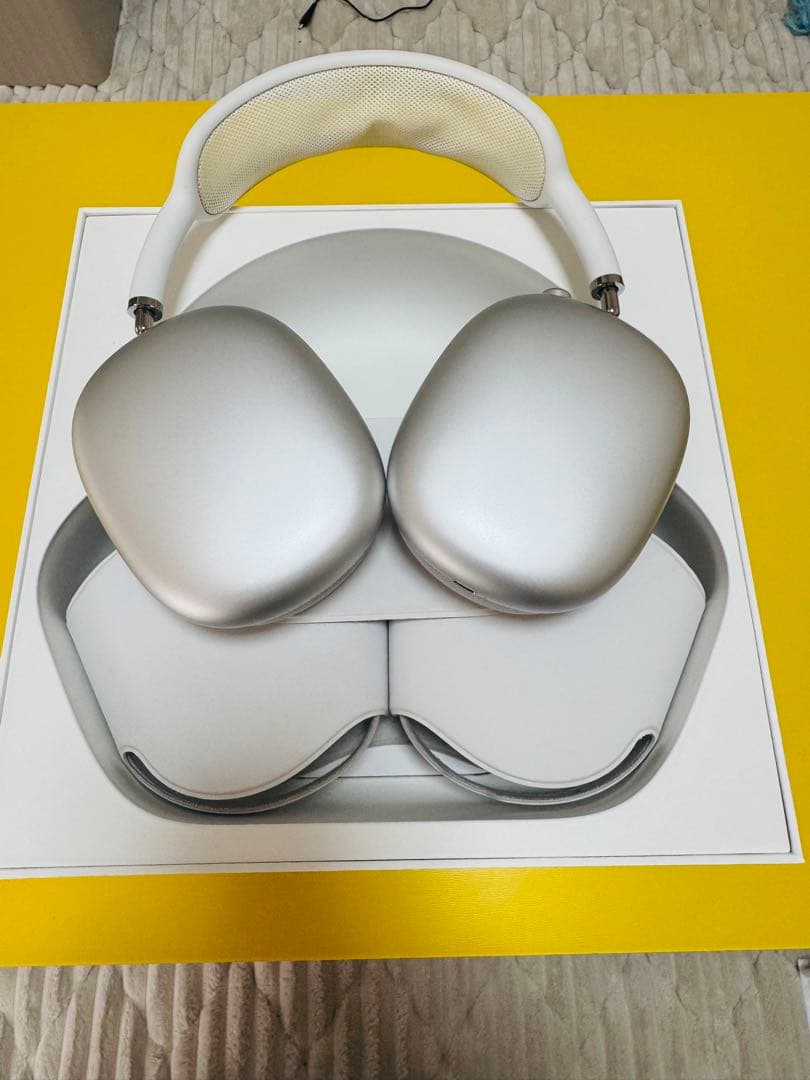 やまねこ【美品】AirPods Max シルバー 本体　スタンド付き