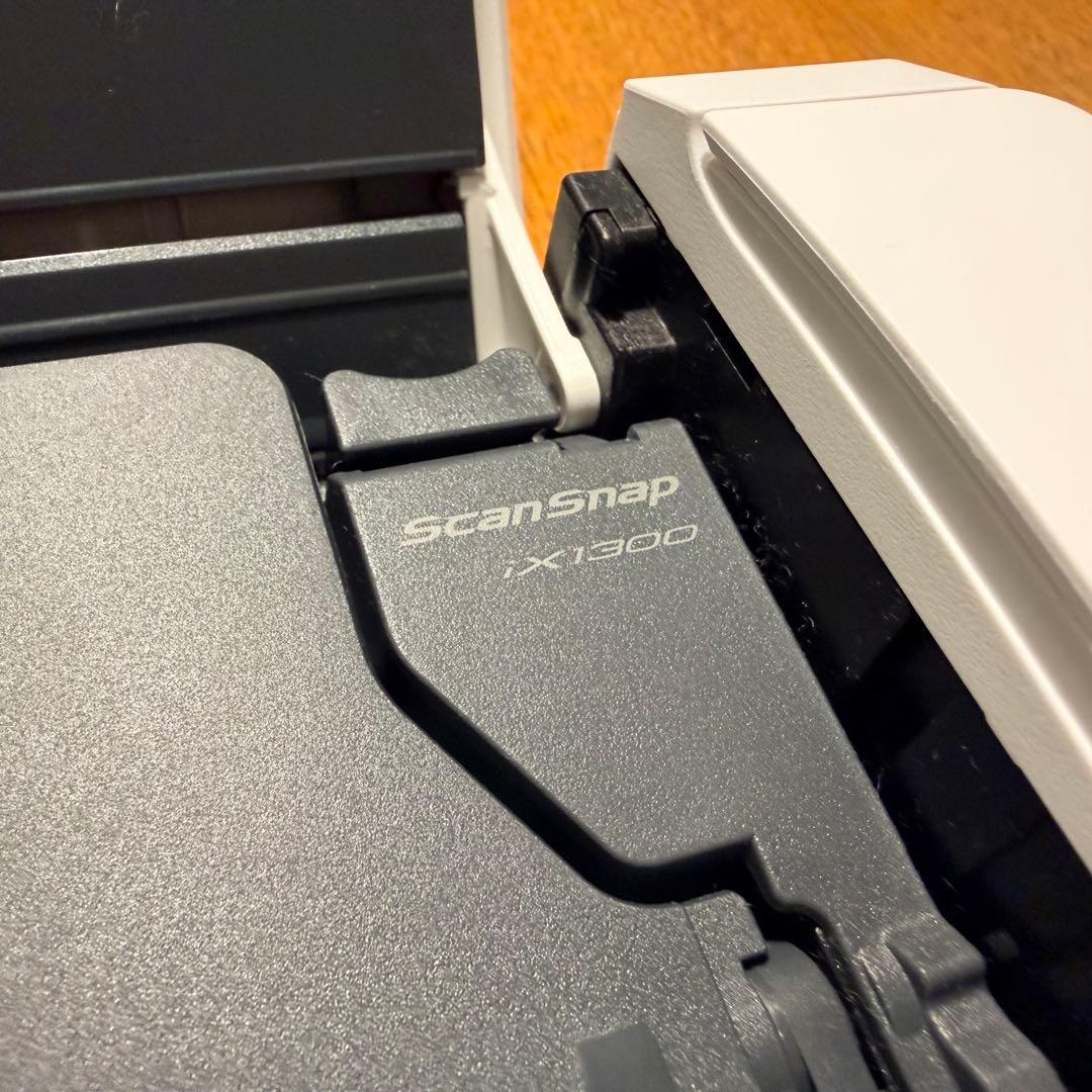 ScanSnap iX1300ドキュメントスキャナー ホワイト