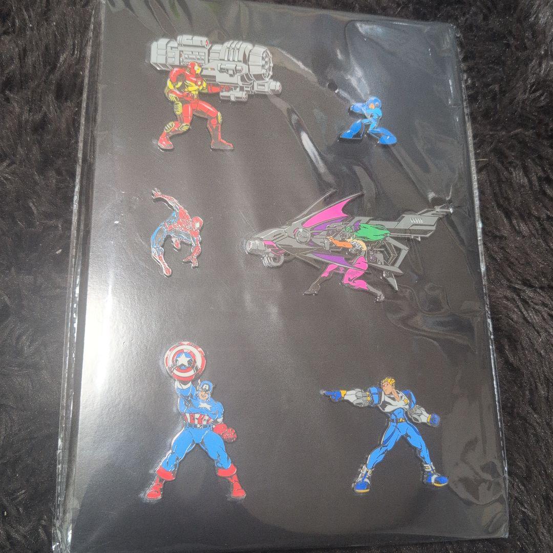 非売品　新品未開封 MarvelvsCapcom ピンバッジ&メタルカードセット