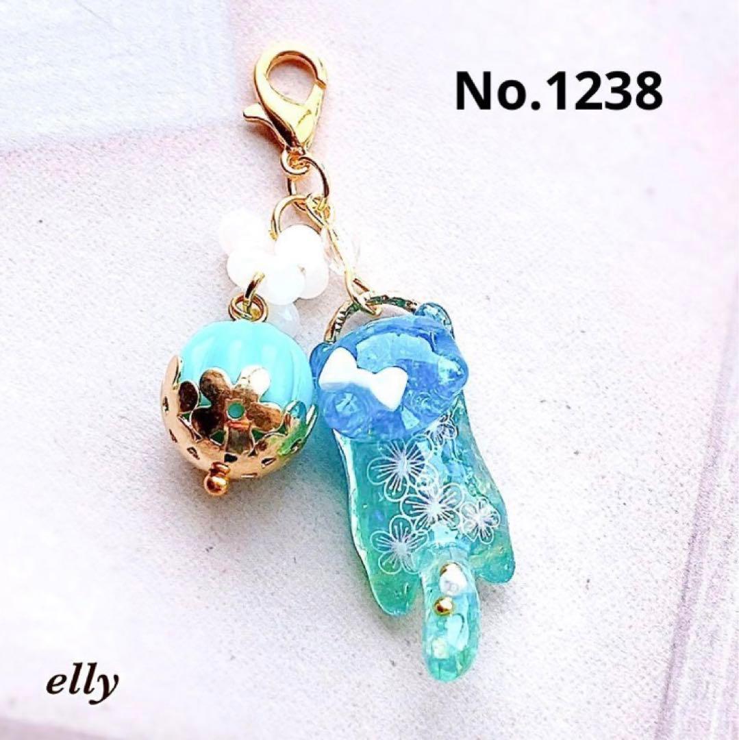 【mooncho様】1193.天然石　つまみ細工　桜　じゃれ猫　レジン