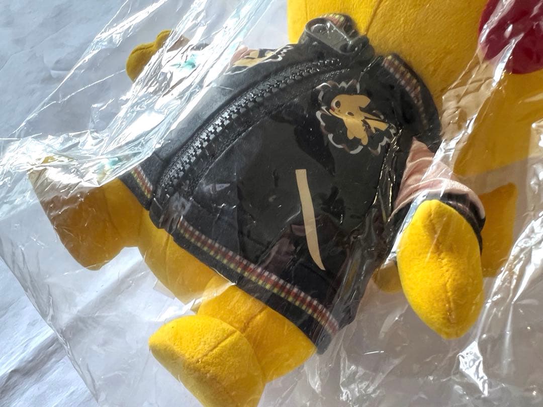 ポケモン　ピカチュウ　ぬいぐるみ