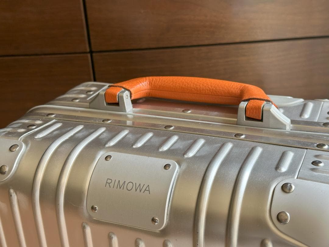 リモワ　ハンドル本革加工　イタリア　アドリアレザー