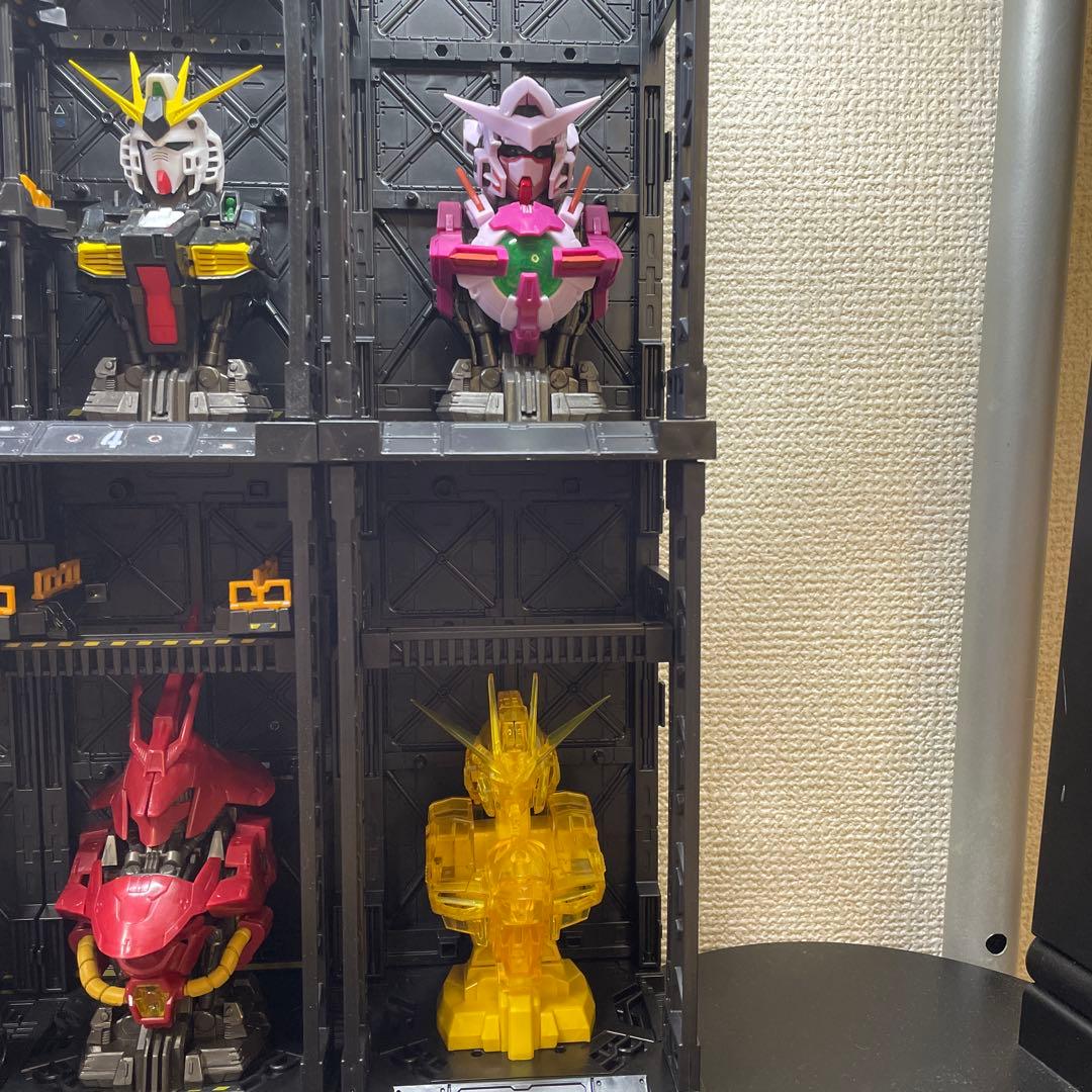 ガンダムフィギュア 10体セット ディスプレイスタンド付き