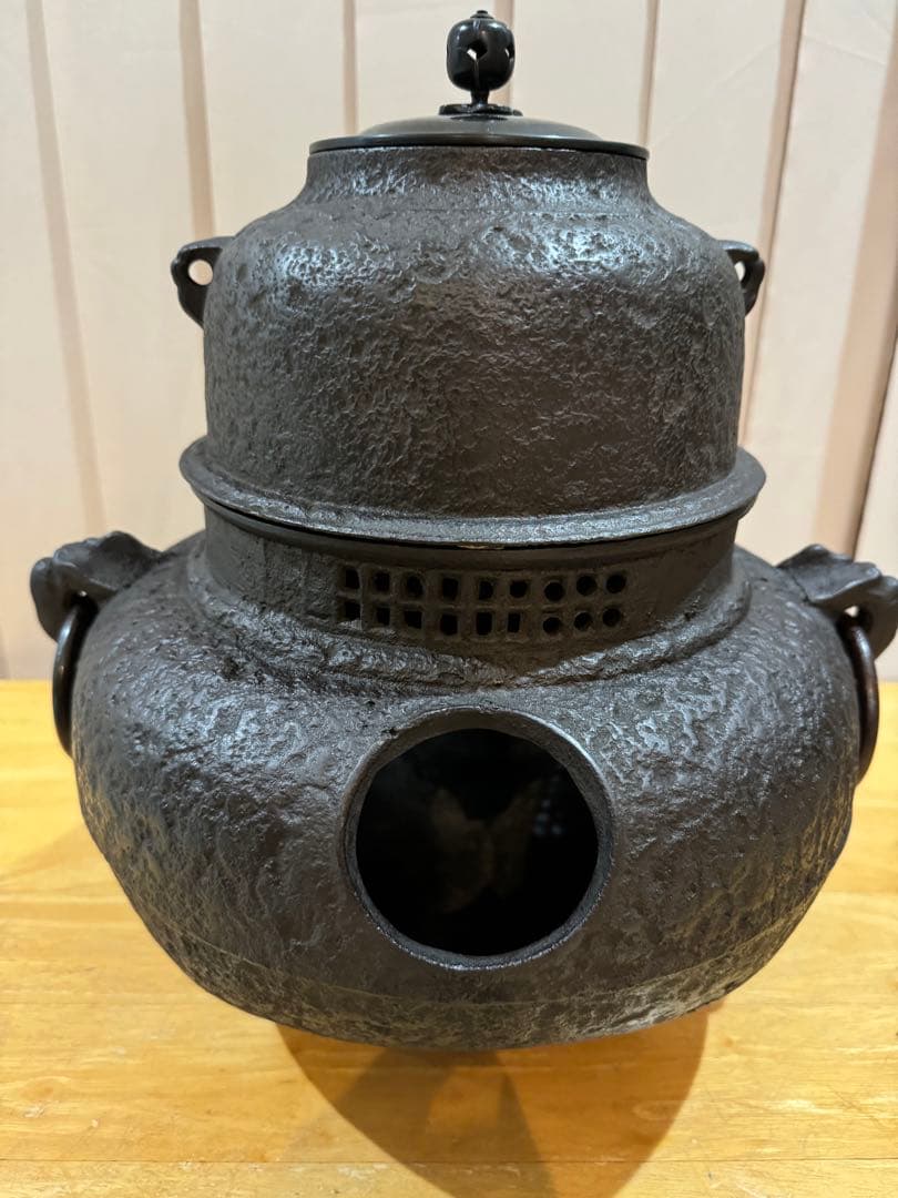 鉄製茶釜 風炉釜　茶道　年代物　骨董品鉄製 アンティーク装飾的デザイン