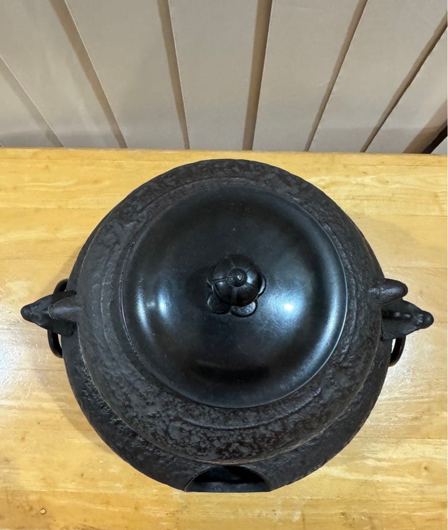 鉄製茶釜 風炉釜　茶道　年代物　骨董品鉄製 アンティーク装飾的デザイン