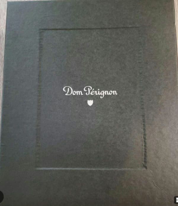 ドン・ペリ二ヨン ヴィンテージ 1999 ギフトセット〈フルートグラス付き〉