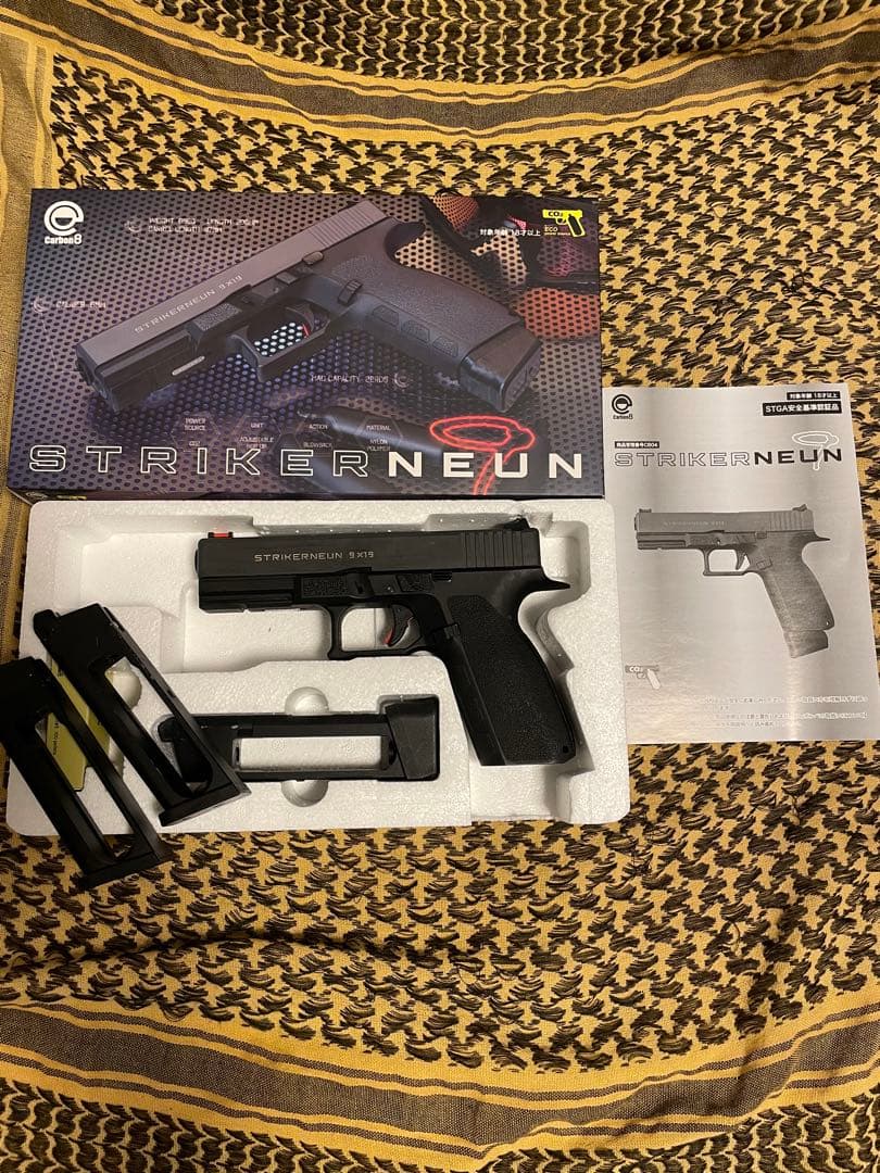 トイガン carbon8 STRIKER NEUN