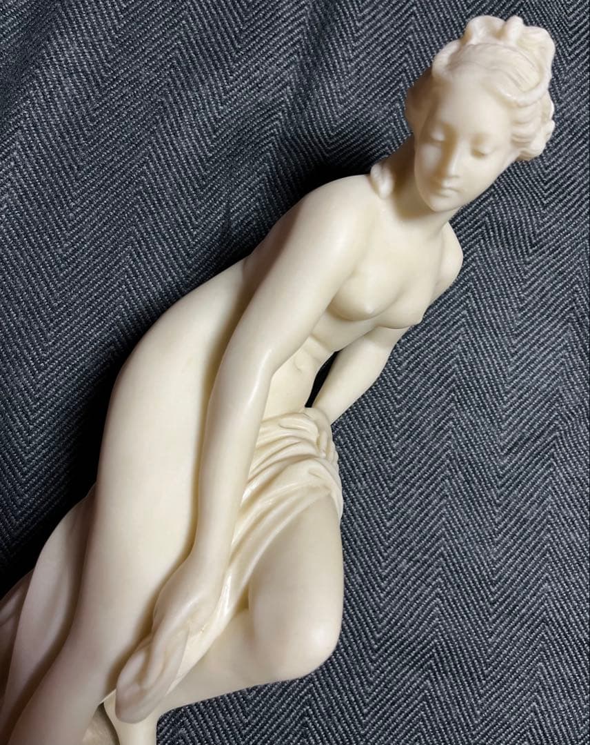 湯浴みするヴィーナス￼￼/彫刻/大理石調/￼オブジェ/置物/高さ￼40cm