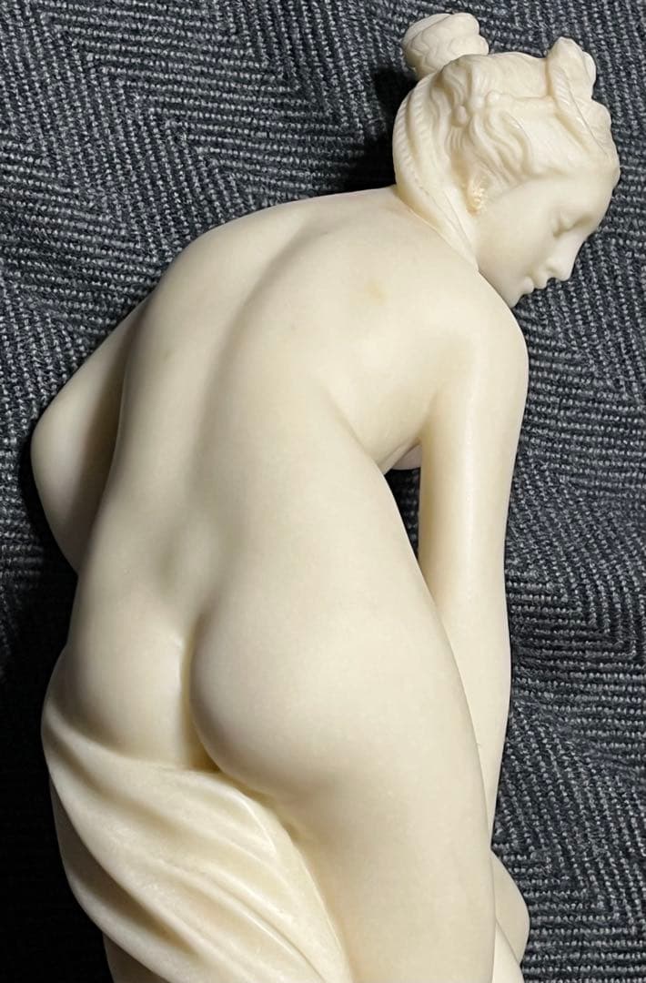 湯浴みするヴィーナス￼￼/彫刻/大理石調/￼オブジェ/置物/高さ￼40cm
