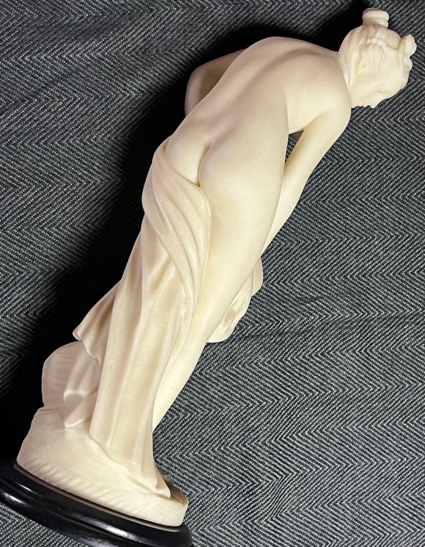 湯浴みするヴィーナス￼￼/彫刻/大理石調/￼オブジェ/置物/高さ￼40cm