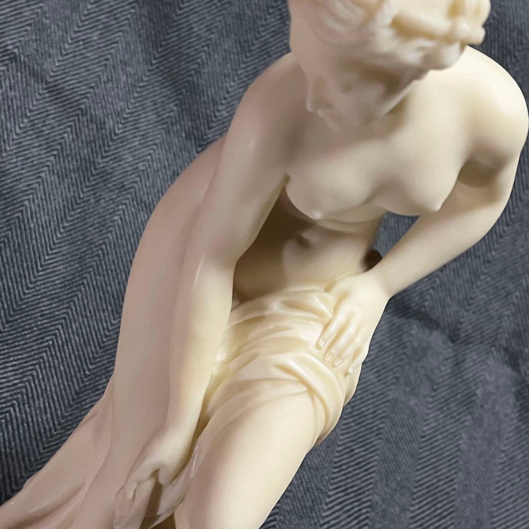 湯浴みするヴィーナス￼￼/彫刻/大理石調/￼オブジェ/置物/高さ￼40cm