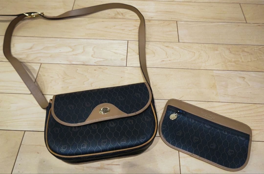 希少!!美品✨クリスチャンディオール　ショルダーバッグ　ハニカム柄　総柄　レザー