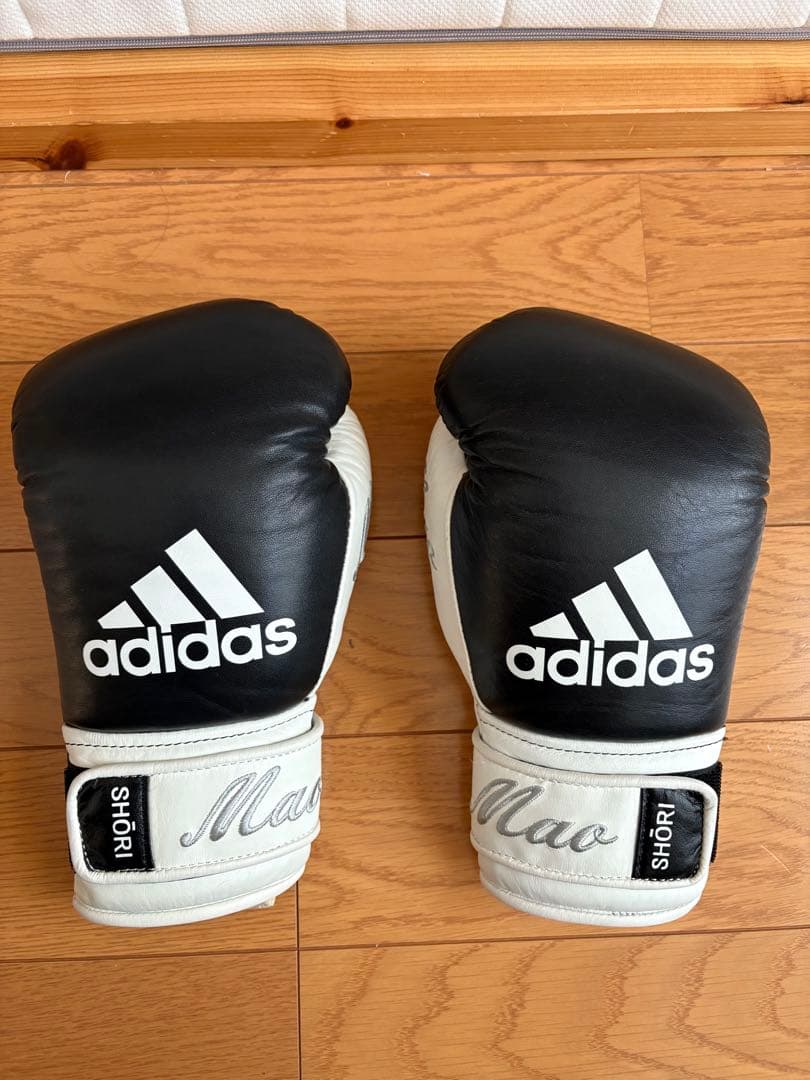 セール　adidas ボクシンググローブ 黒/白　8オンス　JBC承認　日本製