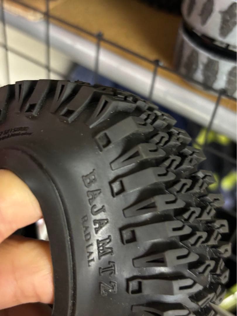 タイヤ　1／10ミキトムソンMickey Thompson 2.2\